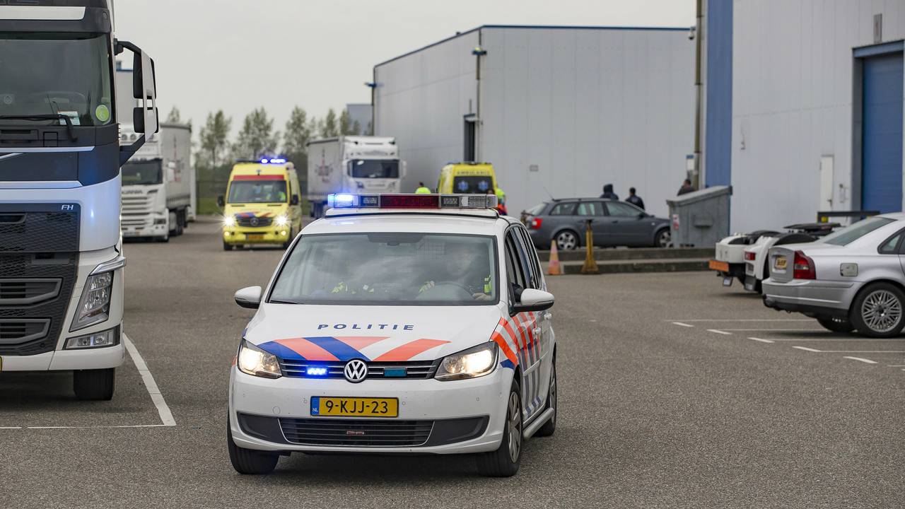 Zwaargewonde bij bedrijfsongeluk. (foto: Marcel van Dorst/SQ Vision)