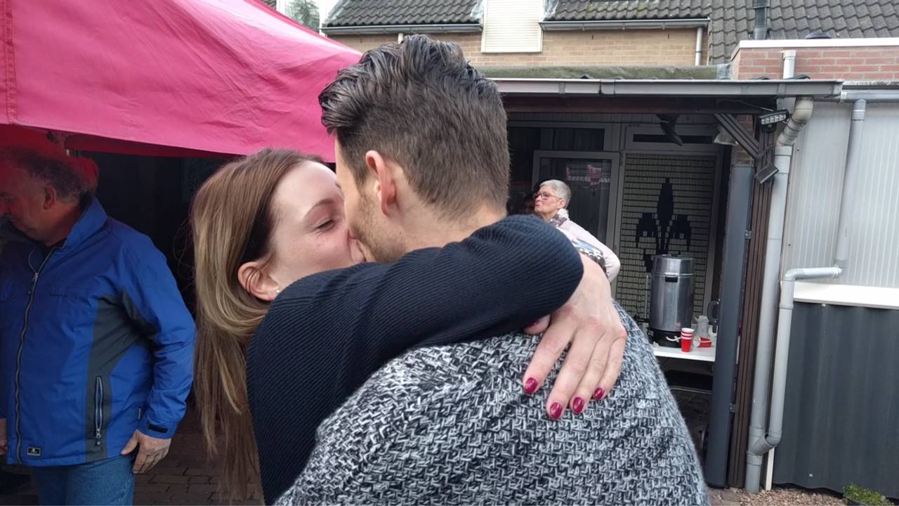 Vriendin Jessica is apetrots op haar Raymon (foto: Ferenc Triki)