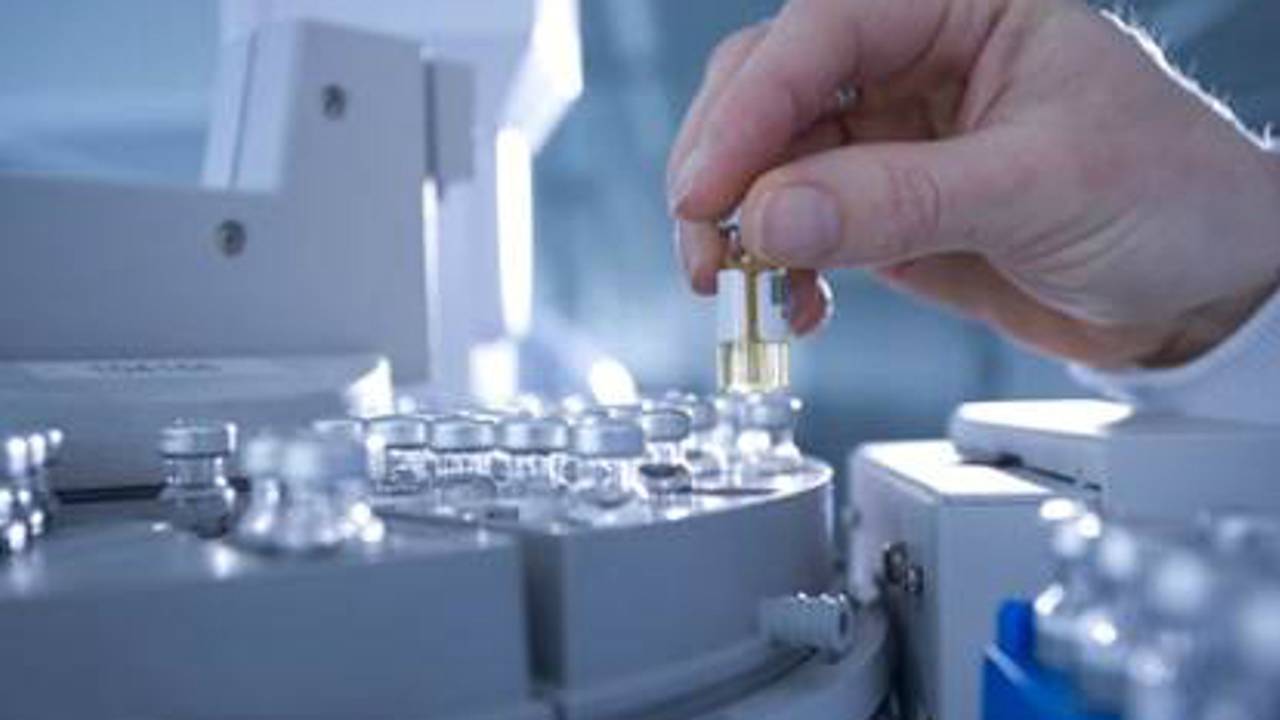 De politie gaat zelf drugs testen. (Beeld: Nederlands Forensisch Instituut)