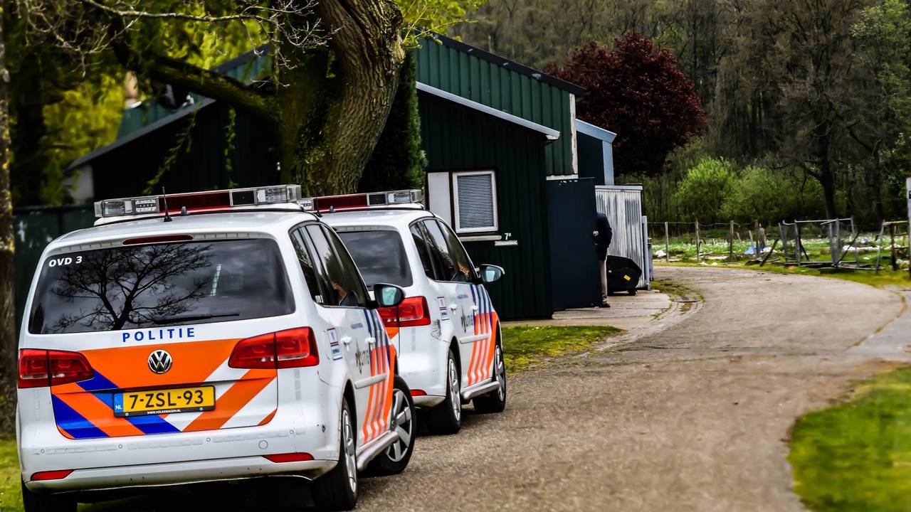 Boer dood gevonden op boerderij. (foto: Dave Hendriks/SQ Vision)