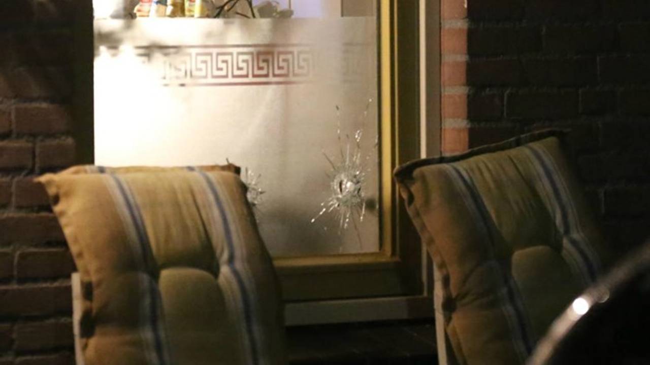 Bij de beschieting raakte niemand gewond (foto: Christian Traets/SQ Vision Mediaprodukties)