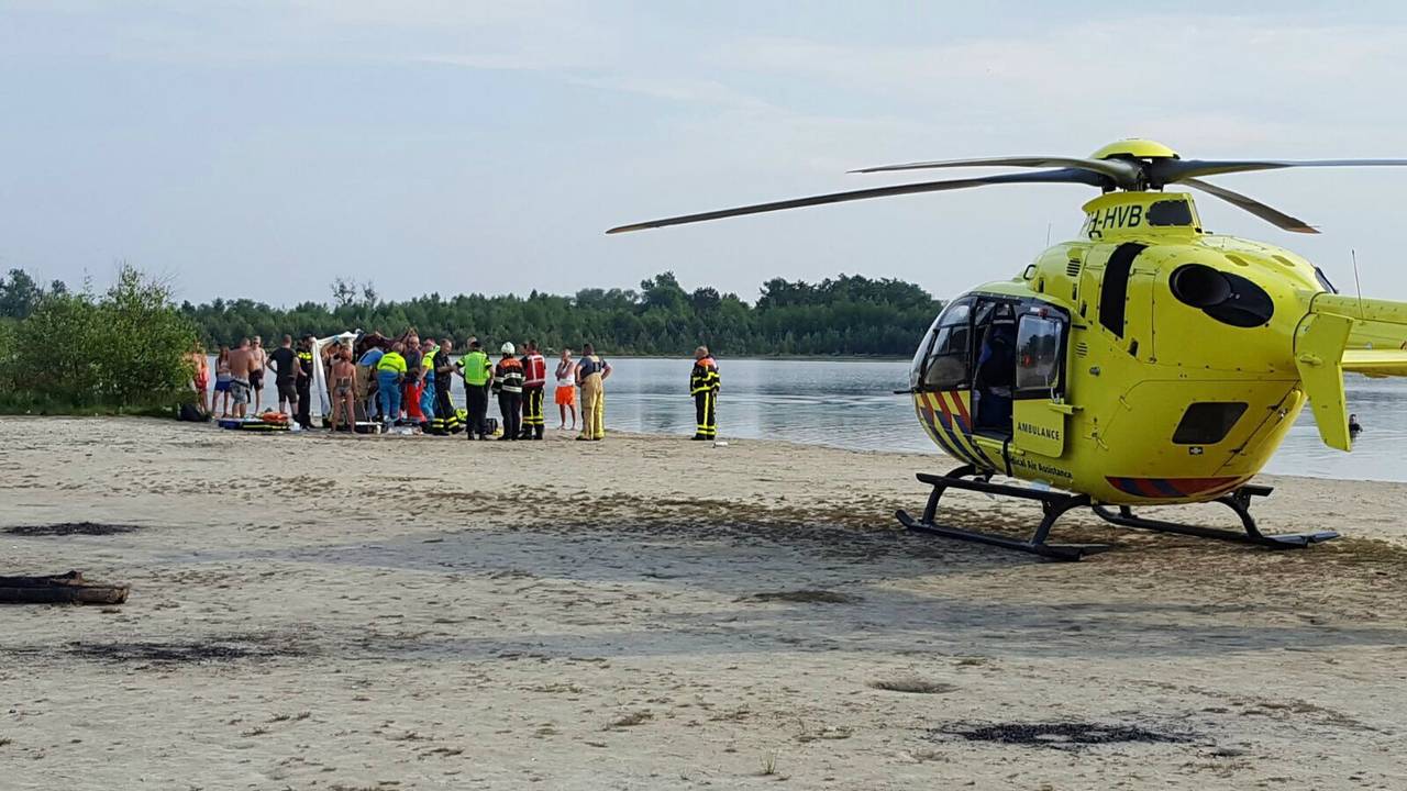 Hulp ingeschakeld na een verdrinking in de plas (foto: SQ Vision Mediaprodukties).