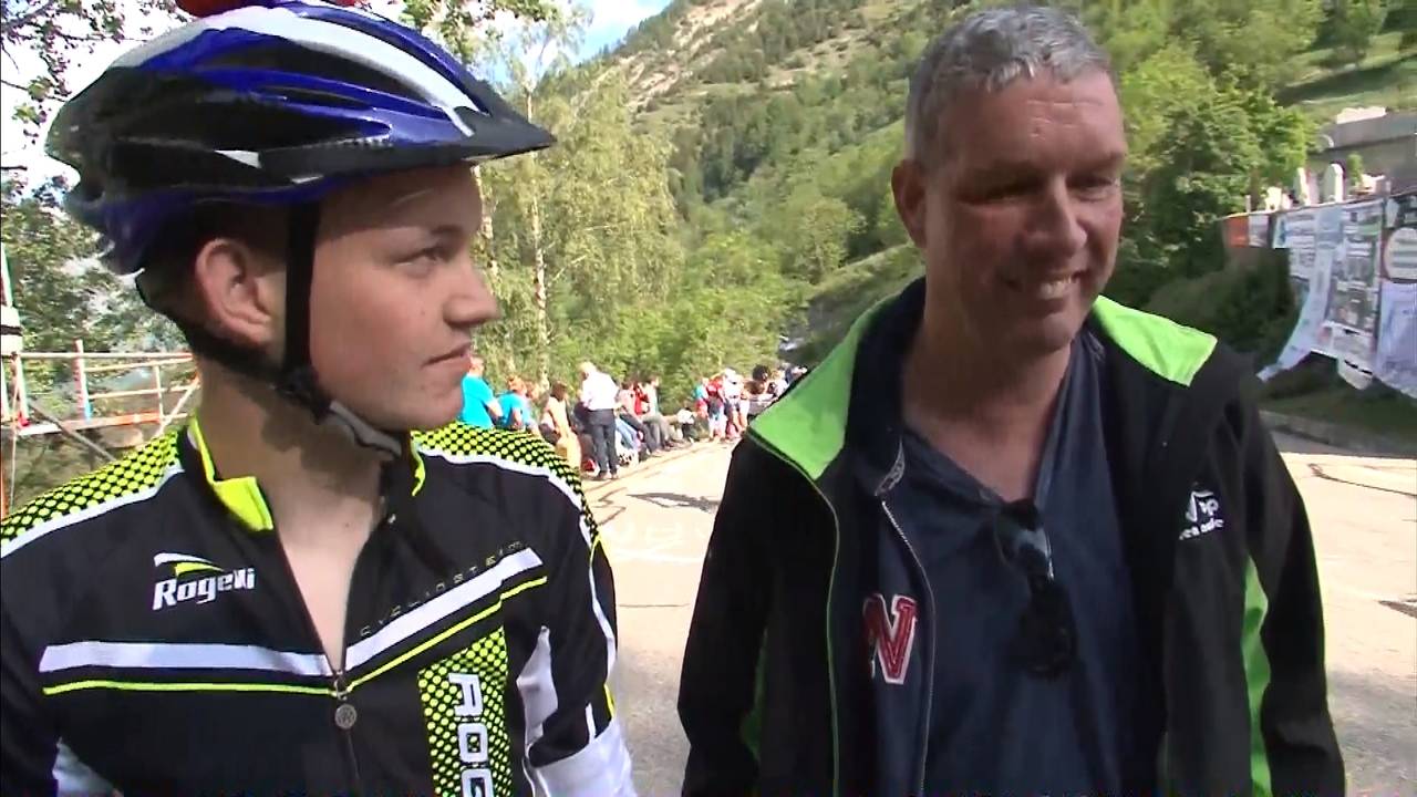 Zoon Thijs fietst voor zijn vader Johan de Alpe d'HuZes.