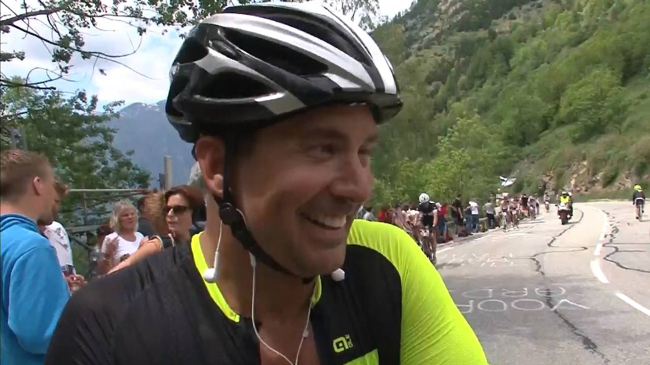 Guido Weijers in bocht zeven bij de Alpe d'HuZes.