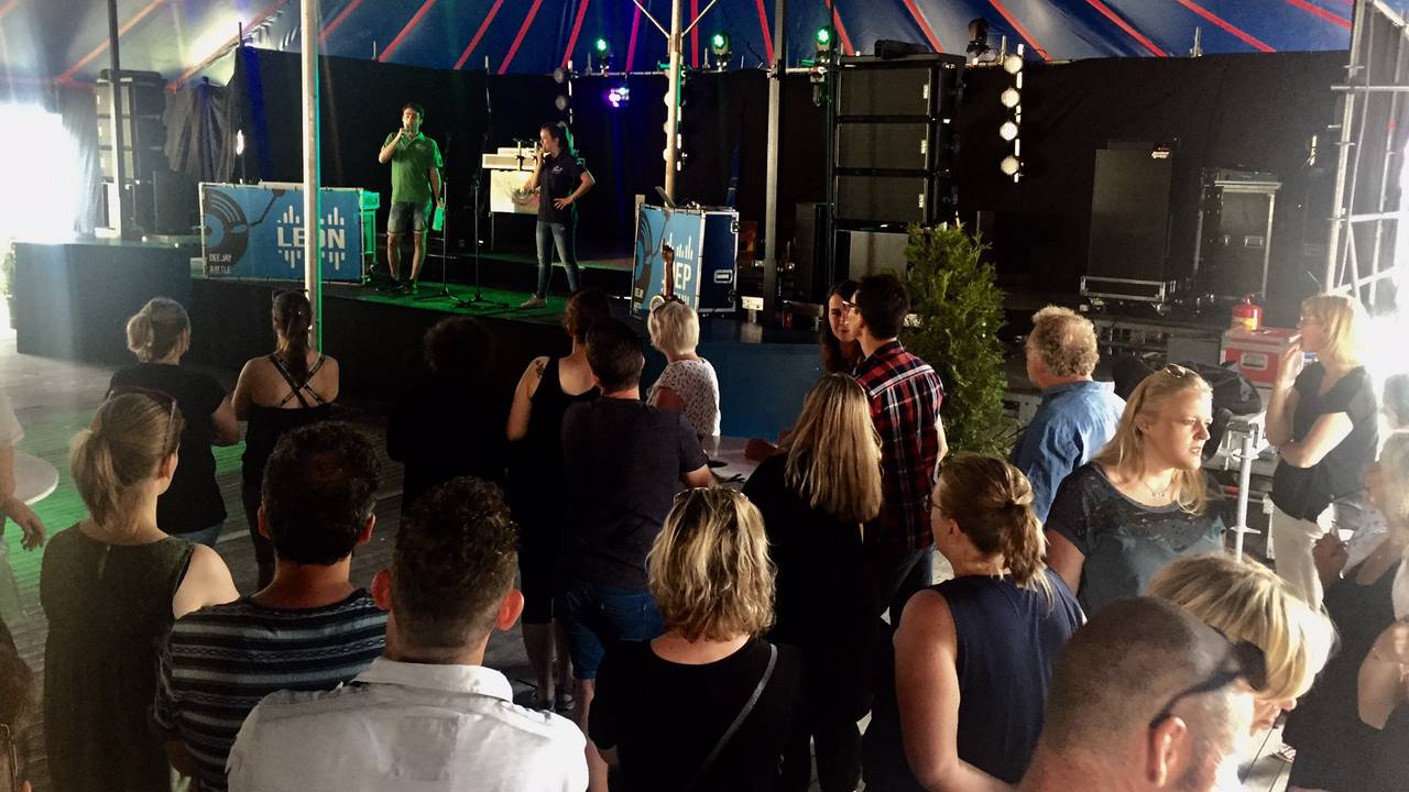 In de Vrijthof verzamelden de teams zich voor de aftrap