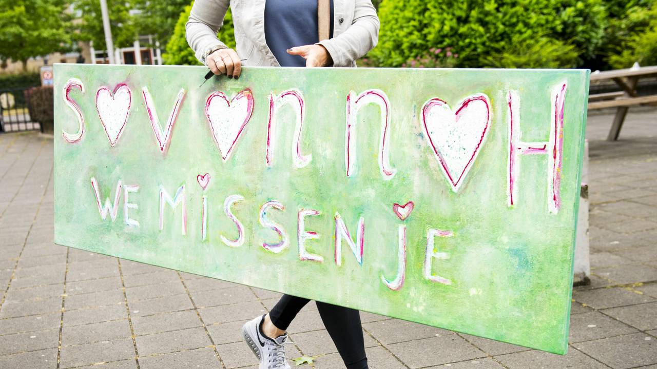 Savannah (14) wordt op haar school herdacht. (foto: ANP)