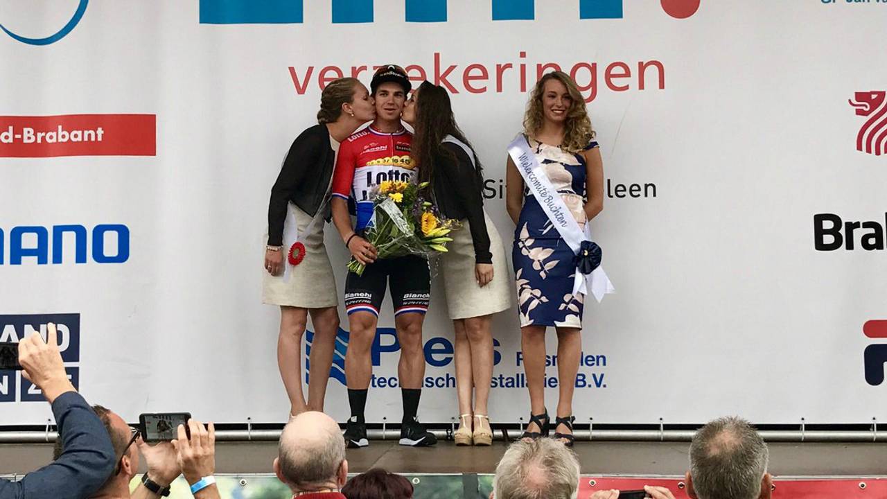 Dylan Groenewegen weer op het podium. (Foto: Twan Spierts)