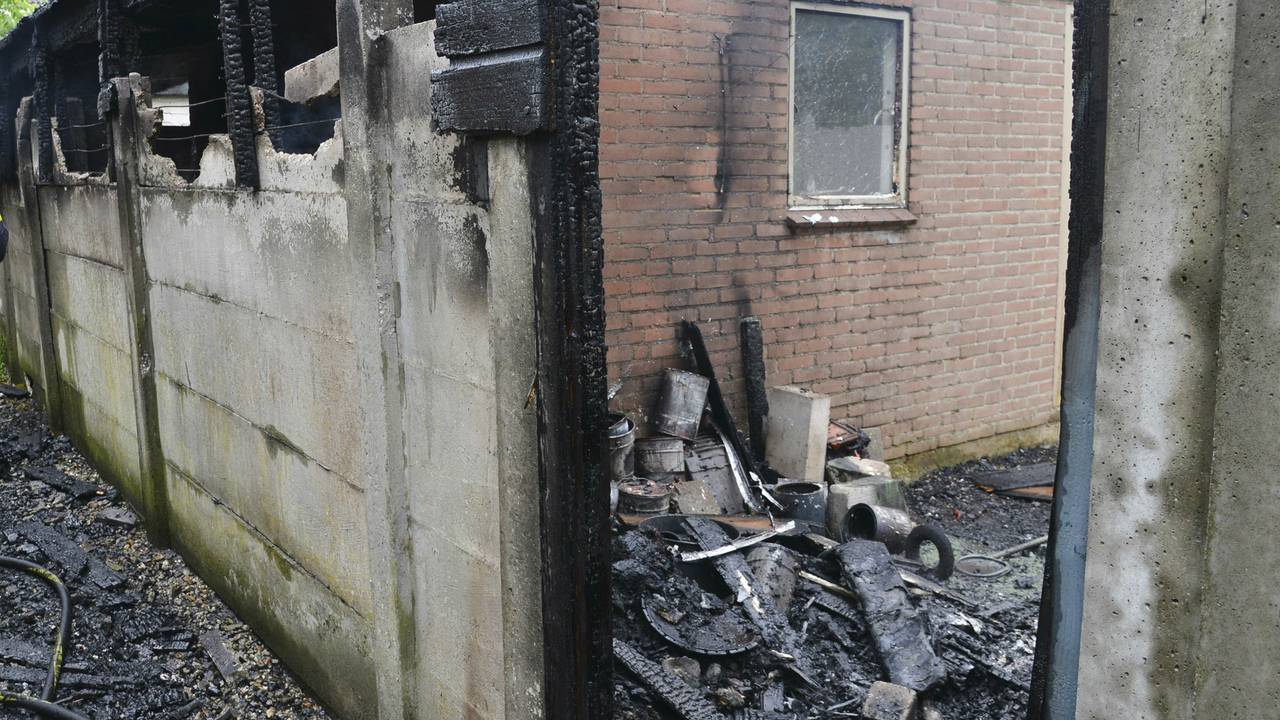 Vijf schuren afgebrand in Breda. (foto: Perry Roovers/SQ Vision)