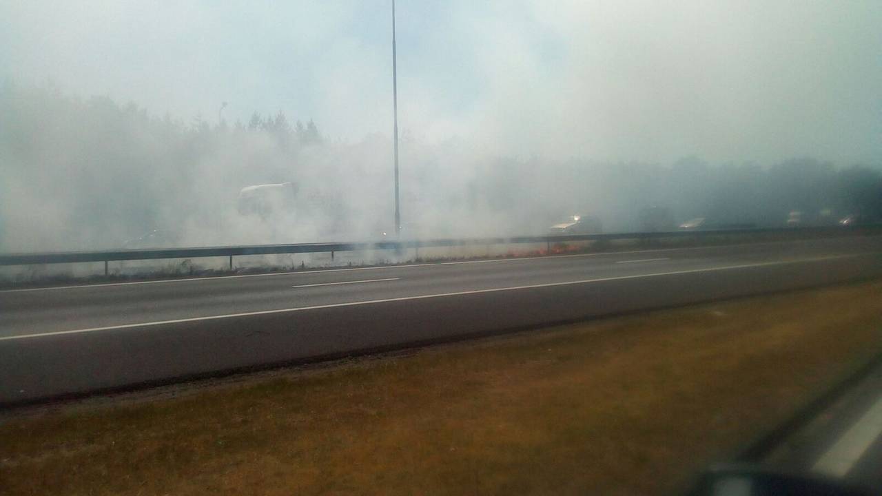 Flinke rook op de A58
