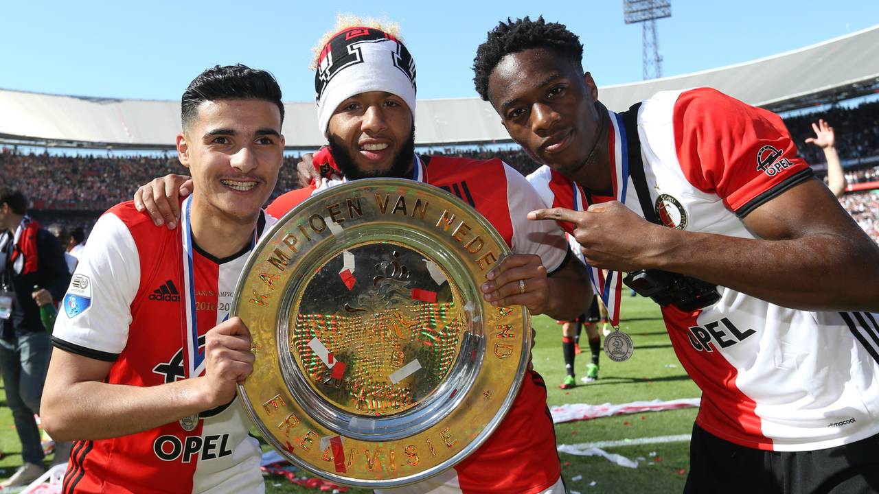 Mohamed El Hankouri  Tonny Vilhena en Terence Kongolo vieren de landstitel (Foto: VI Images)