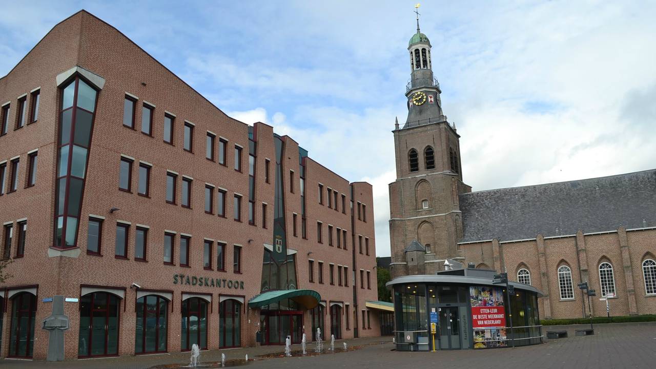 Gemeentehuis Etten-Leur (Foto: Politieteam Weerijs)