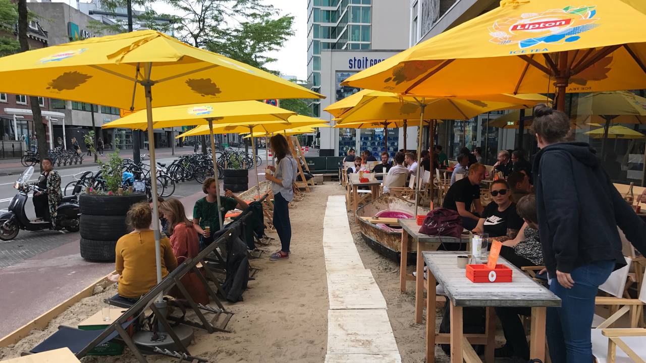 Strandbar Zomerzand is tot half september open