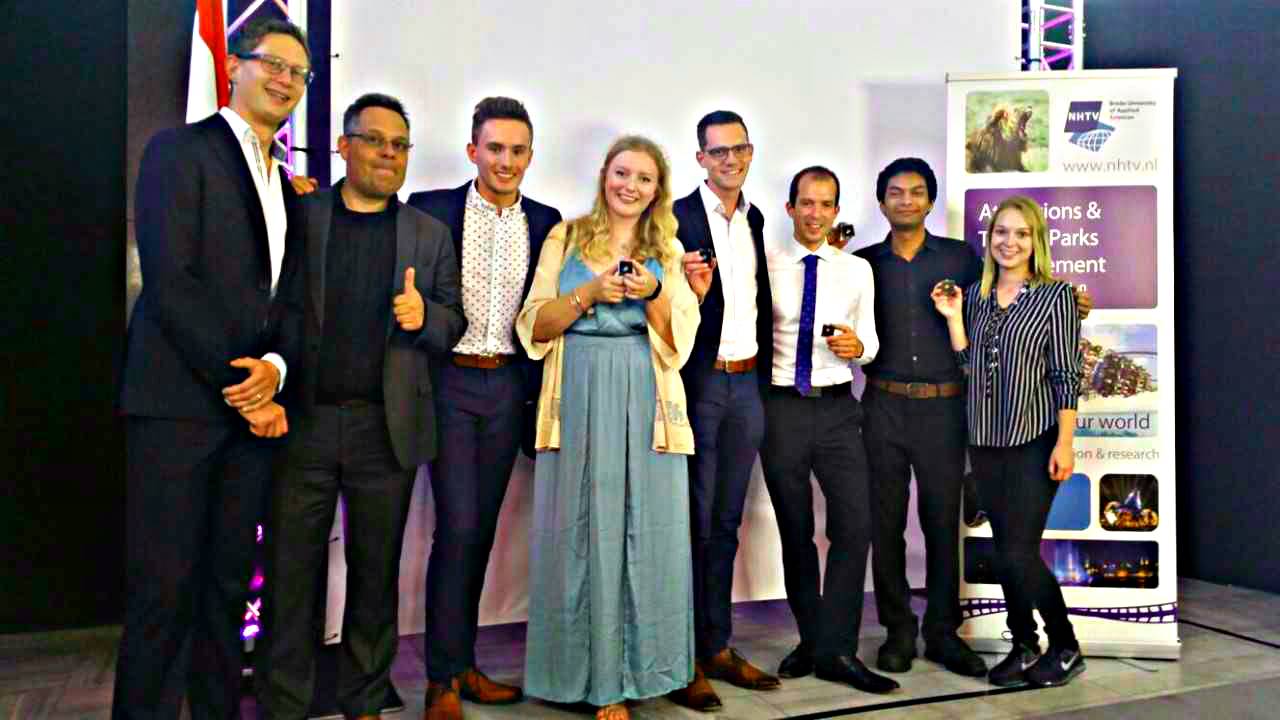 De eerste gediplomeerde pretparkmanagers in de dop. (foto: Goof Lukken)