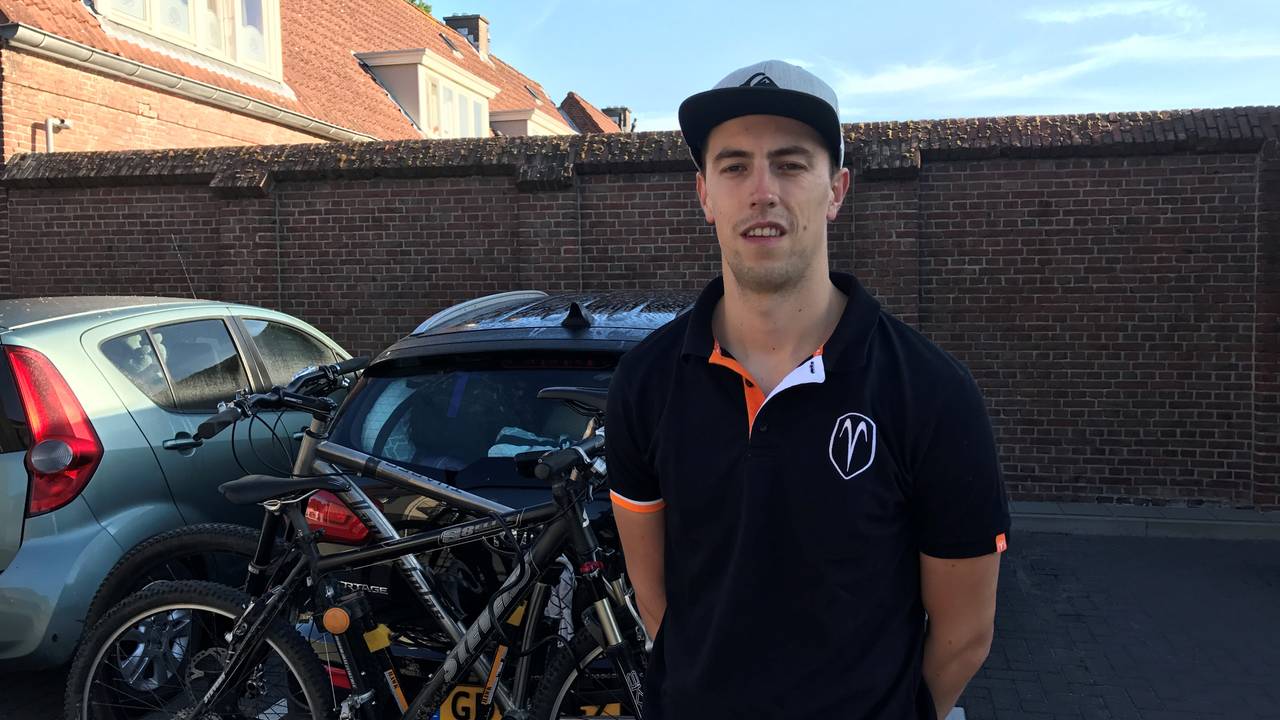Mart bij zijn vertrek uit Roosendaal