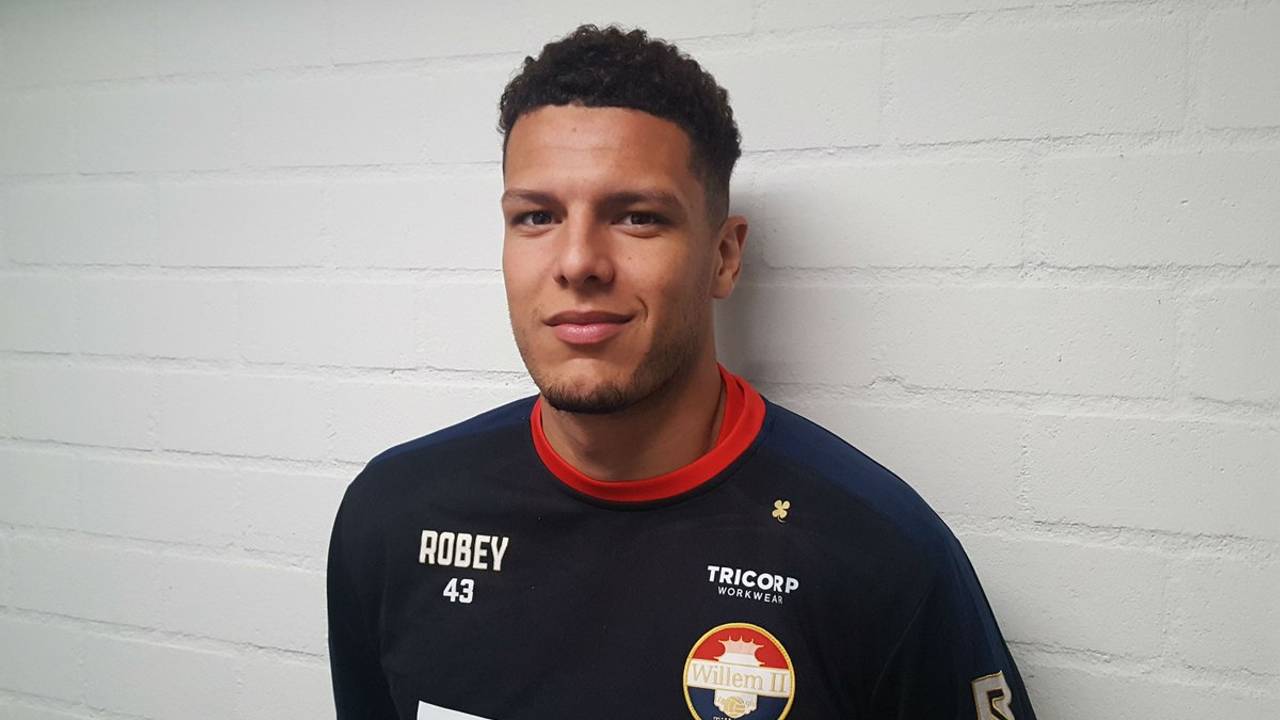 Karim Rossi op proef in Tilburg (Foto: Willem II)