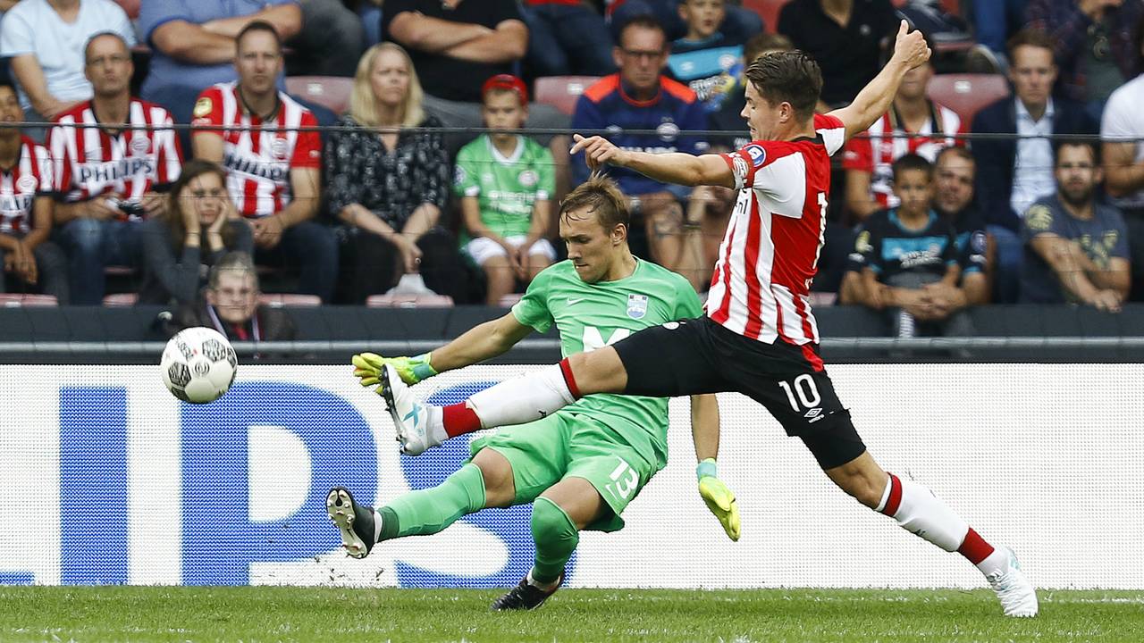 Marco van Ginkel als aanvoerder tegen NK Osijek (foto: OrangePictures).