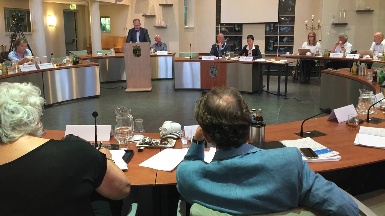 Archief: De raad vergadert over de toekomst van Nuenen.