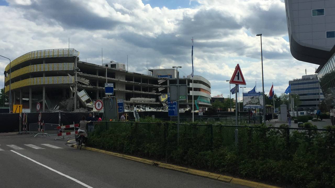 De ingestorte parkeergarage (foto: Hans Janssen).