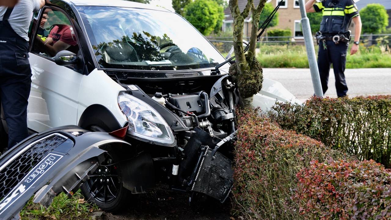 Er was veel schade aan beide voortuigen. Foto: Perry Roovers / SQ Vision Mediaprodukties