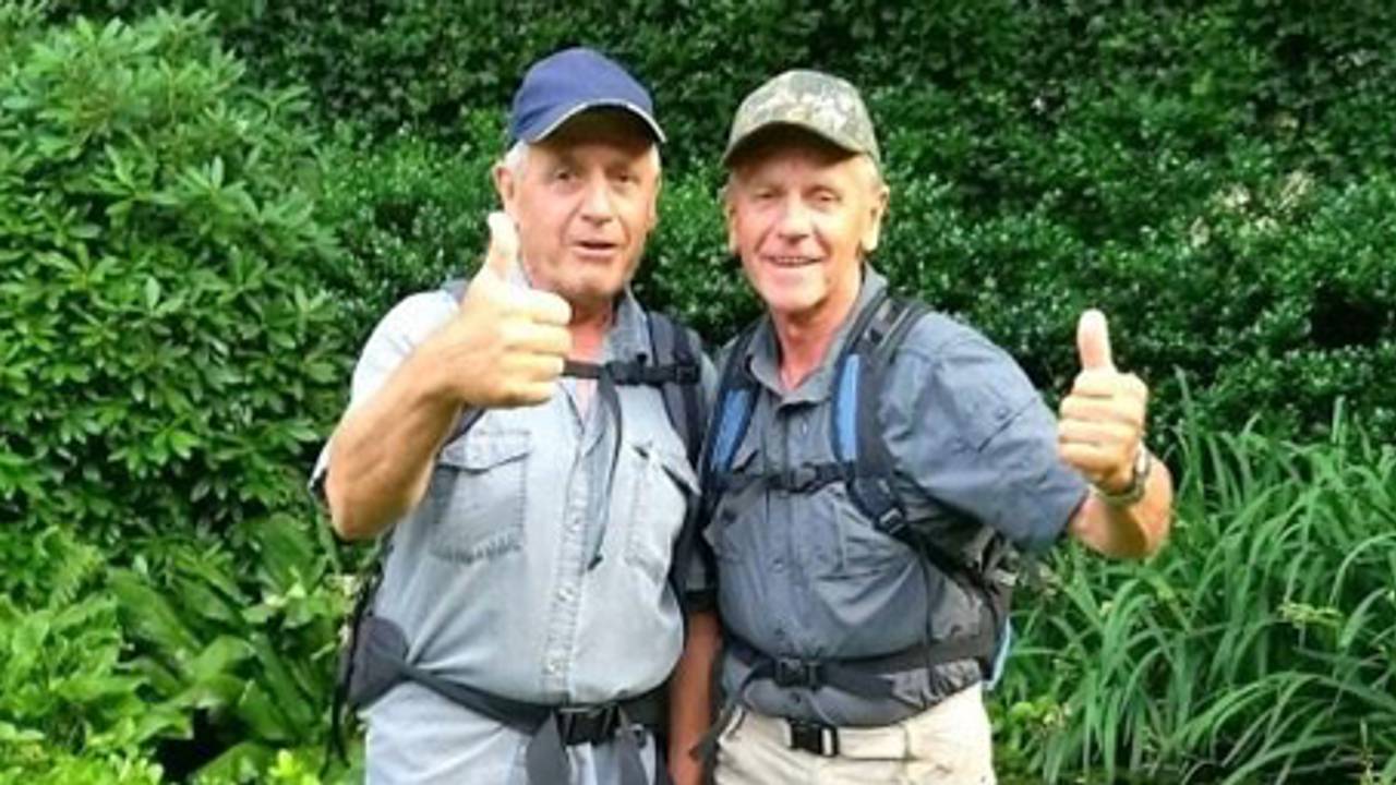 Frans (l) en Peter (r) net voordat ze begonnen aan de tocht