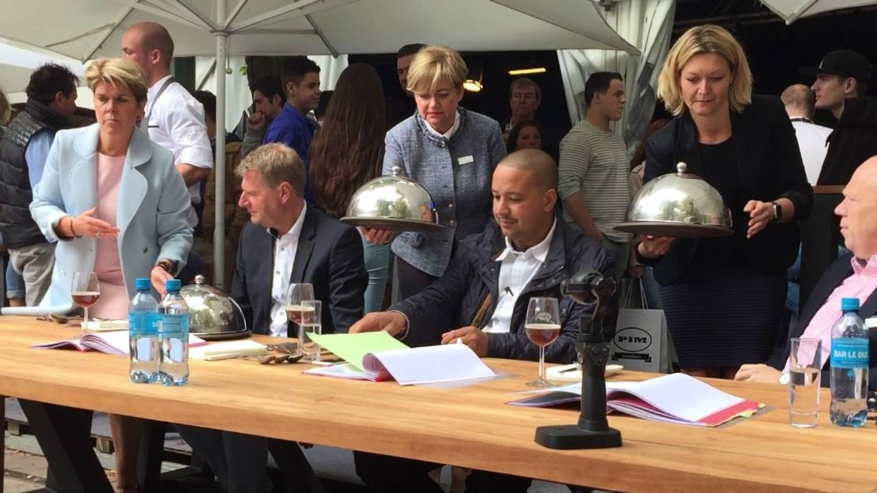 De jury aan het werk