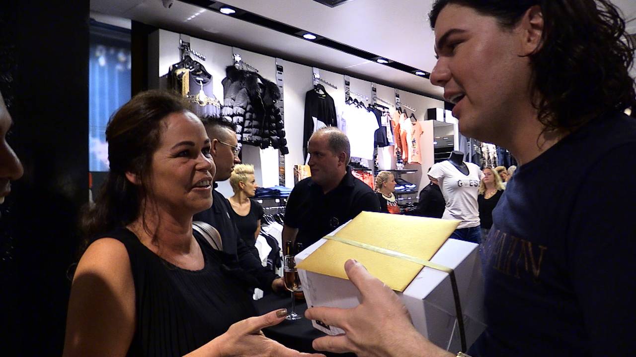 De opening van de winkel in de Pieter Vreedestraat in 2017.