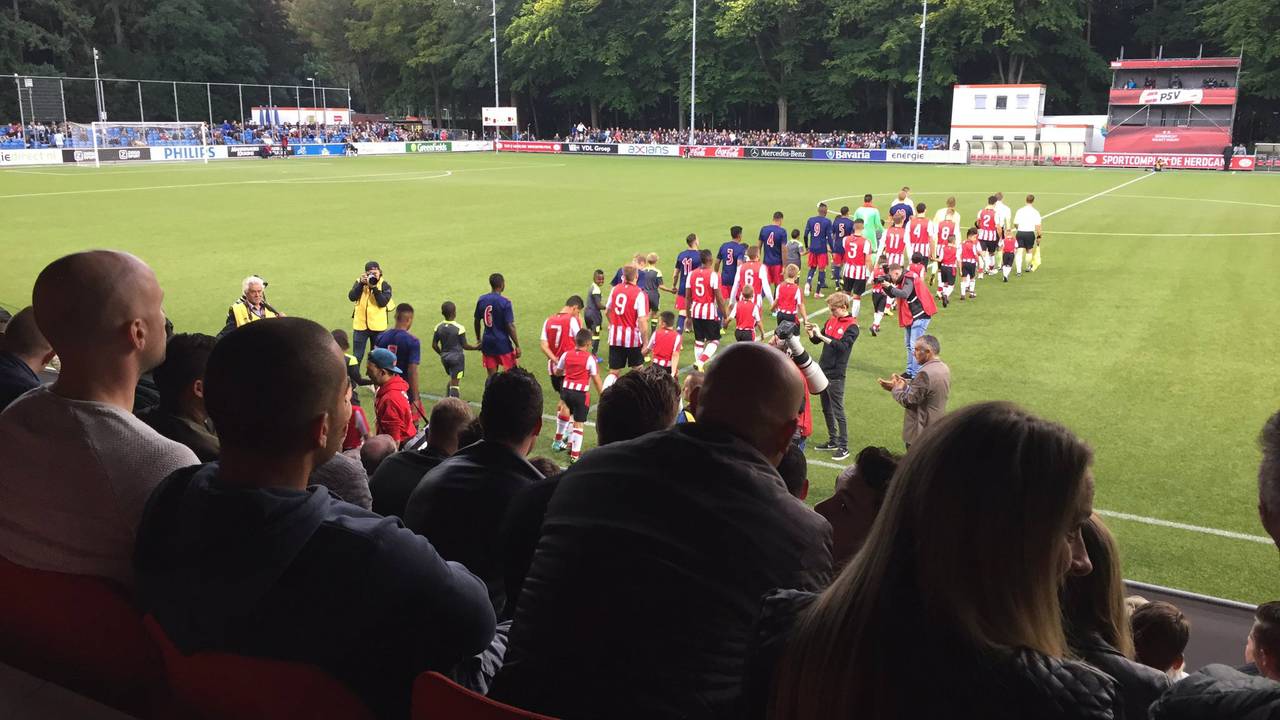 Het animo voor de wedstrijd was enorm (Foto: Paul Post).