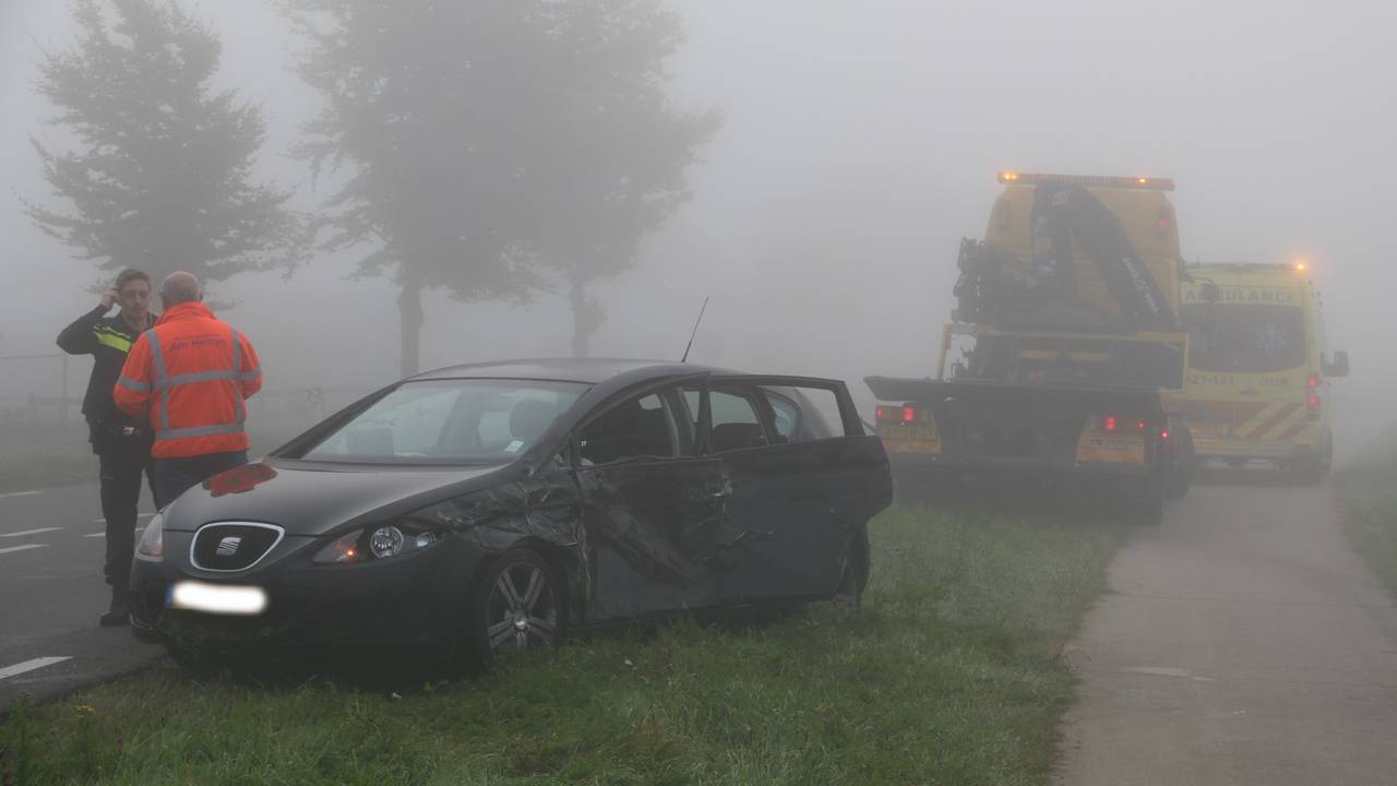 De auto raakte beschadigd. (Foto: SK-Media)