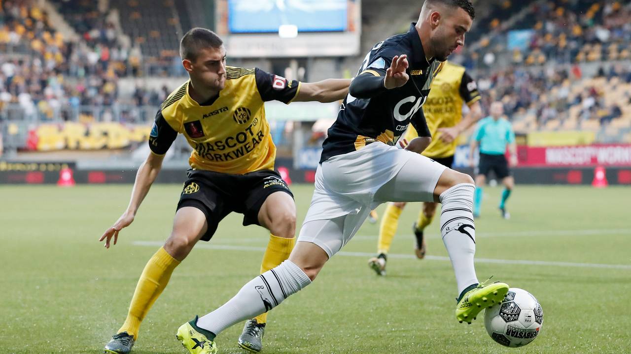 Rai Vloet (r) is weer terug na een schorsing (Foto: VI Images).