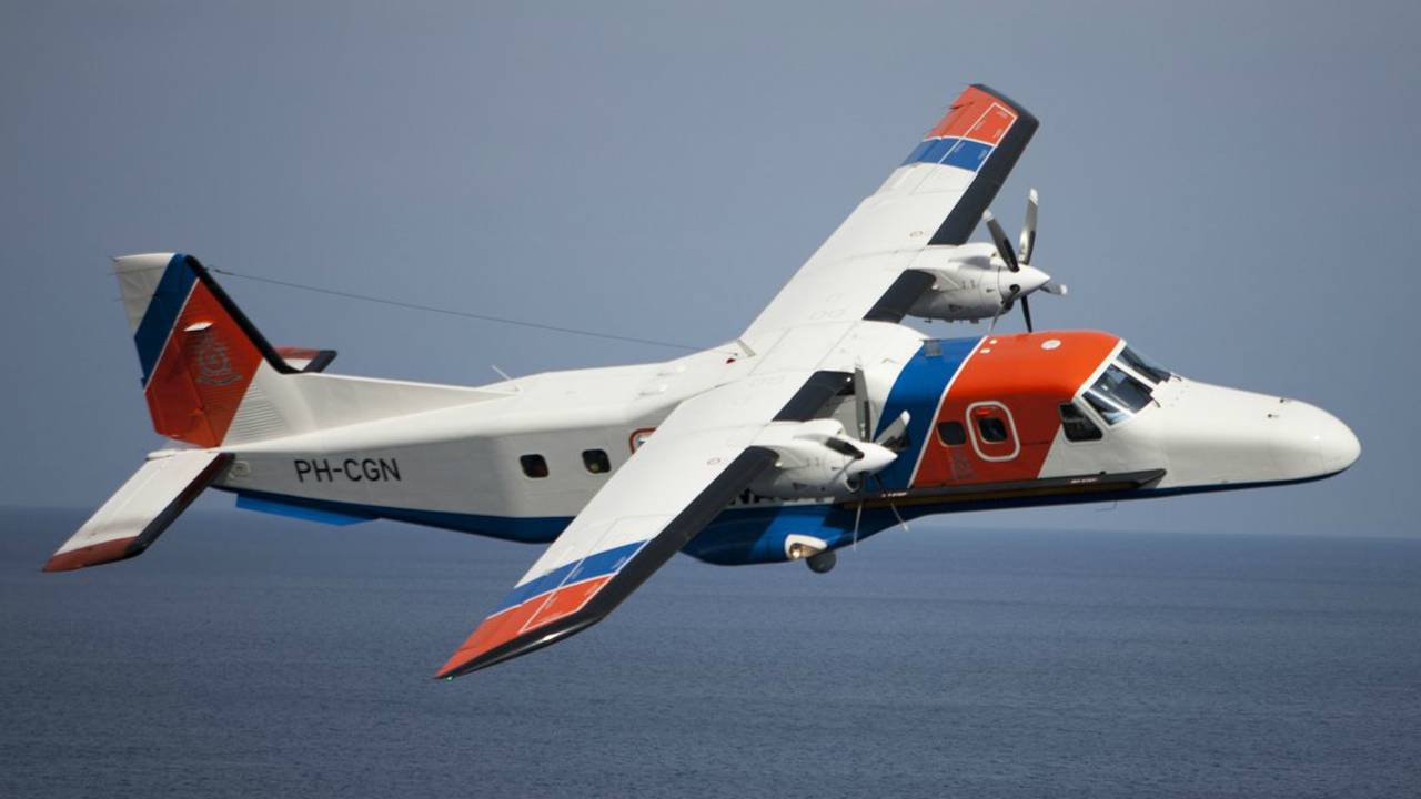 Dornier maakt voorzorgslanding. (Archieffoto: Twitter @VlbEindhoven)