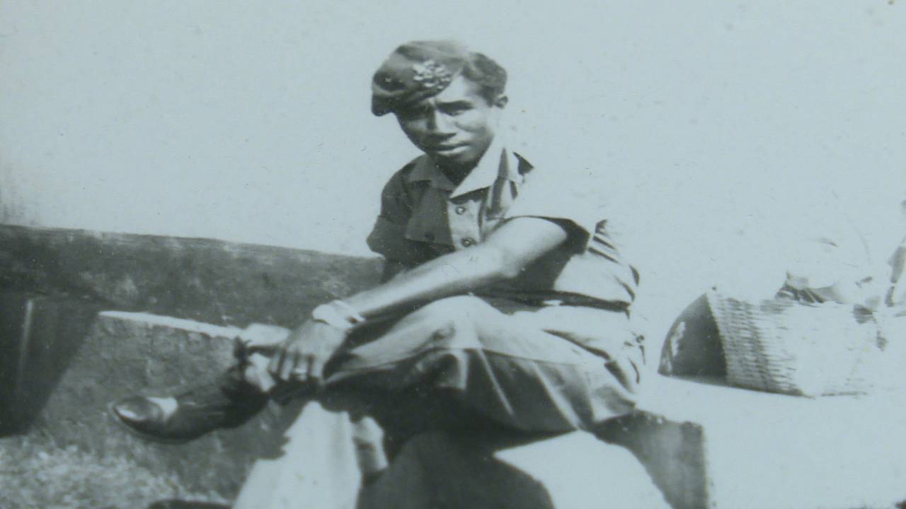 Noes Leiwakabessy in zijn tijd als KNIL-militair.