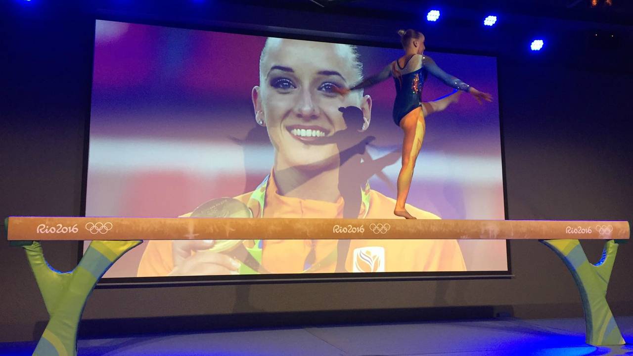 Sanne terug op haar gouwe ouwe balk (foto: Sports for Children).