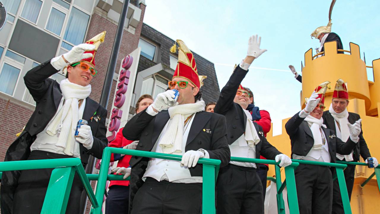 Carnaval in Tilburg is een mannenbolwerk, vinden de raadsleden   Foto:Twan Spierts