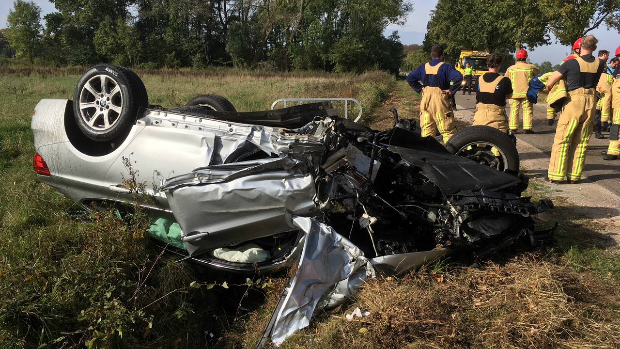 Vrouw over de kop geslagen met auto, (Foto: Hans van Hamersveld)