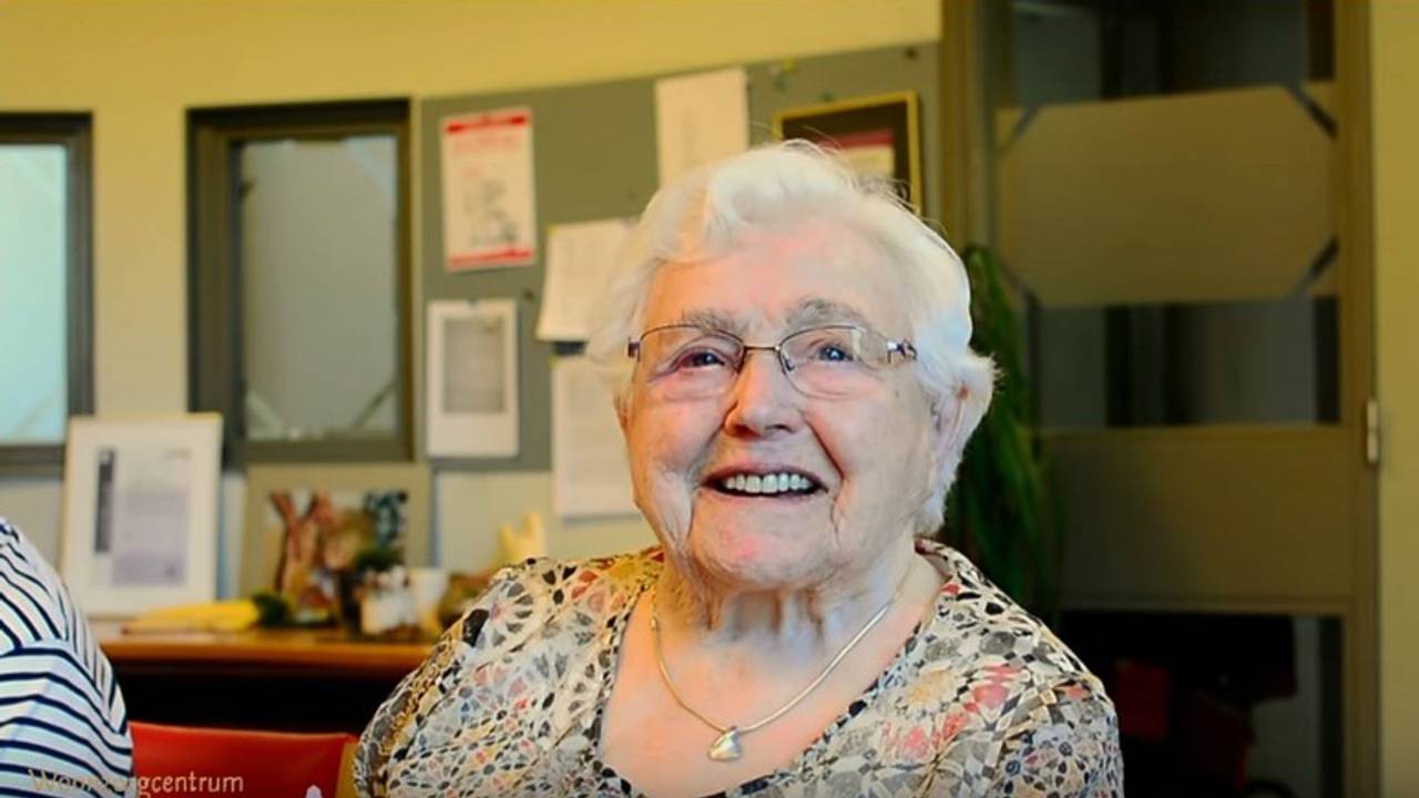 De bewoners laten in het vacaturefilmpje weten wat nodig en belangrijk voor ze is (beeld: Woonzorgcentrum Sint Anna)