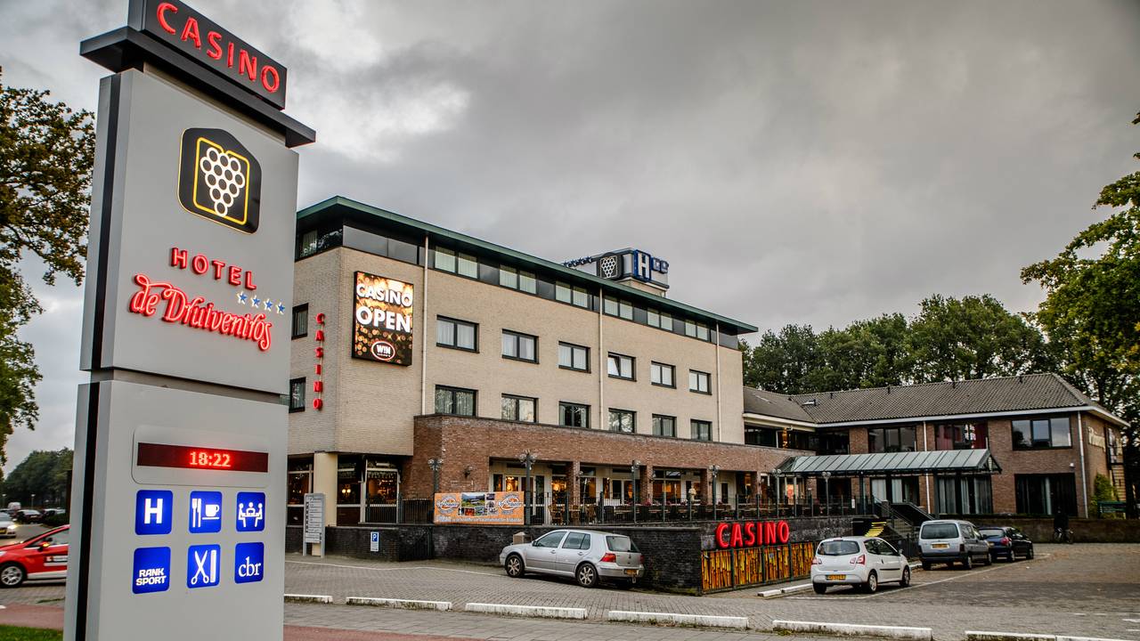 Het veelbesproken familiehotel De Duiventros (foto: Jack Brekelmans/BMS).