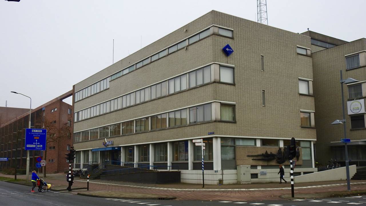 Het politiebureau aan de Kasteel-Traverse. (Foto: Ginopress)