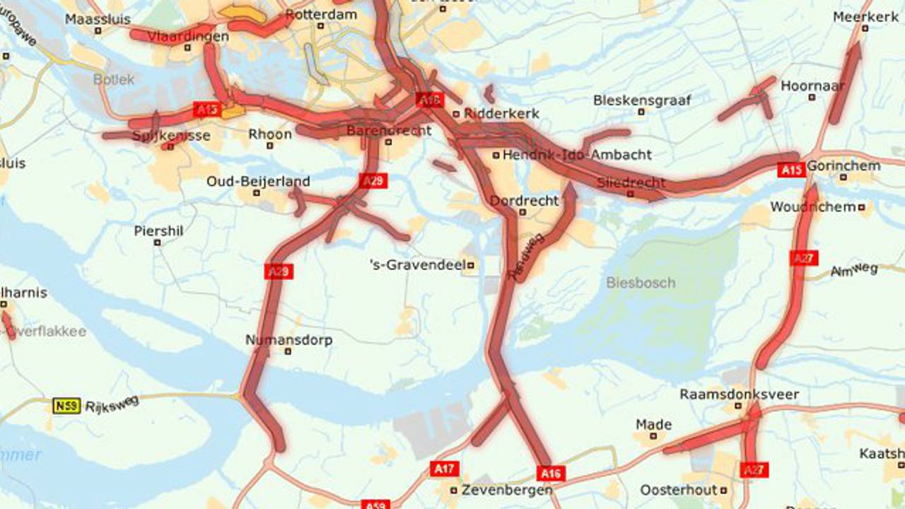 De wegen richting Rotterdam staan vast. (Beeld: ANWB)