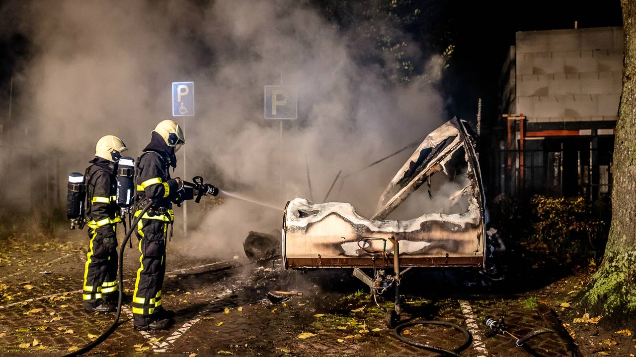 Van de caravan bleef niets over. (Foto: Jules Vorselaars)
