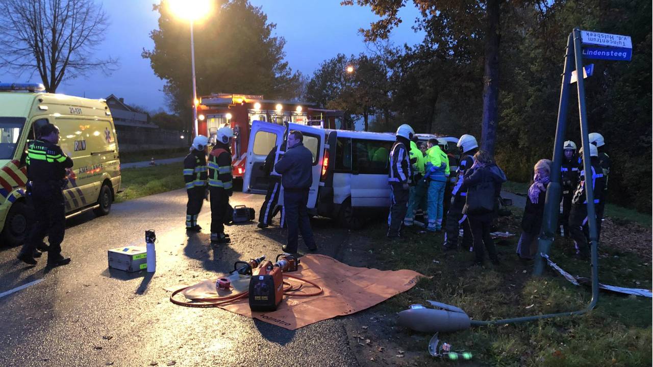 Hoe het ongeluk kon gebeuren, wordt onderzocht. (Foto: Marco van den Broek)