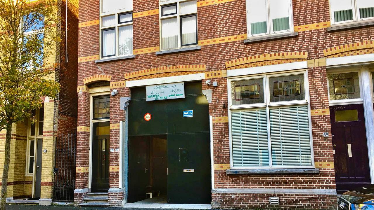 Waarom de man op het dak stond is onduidelijk, Foto: Anthony DeCock / De Kort Media