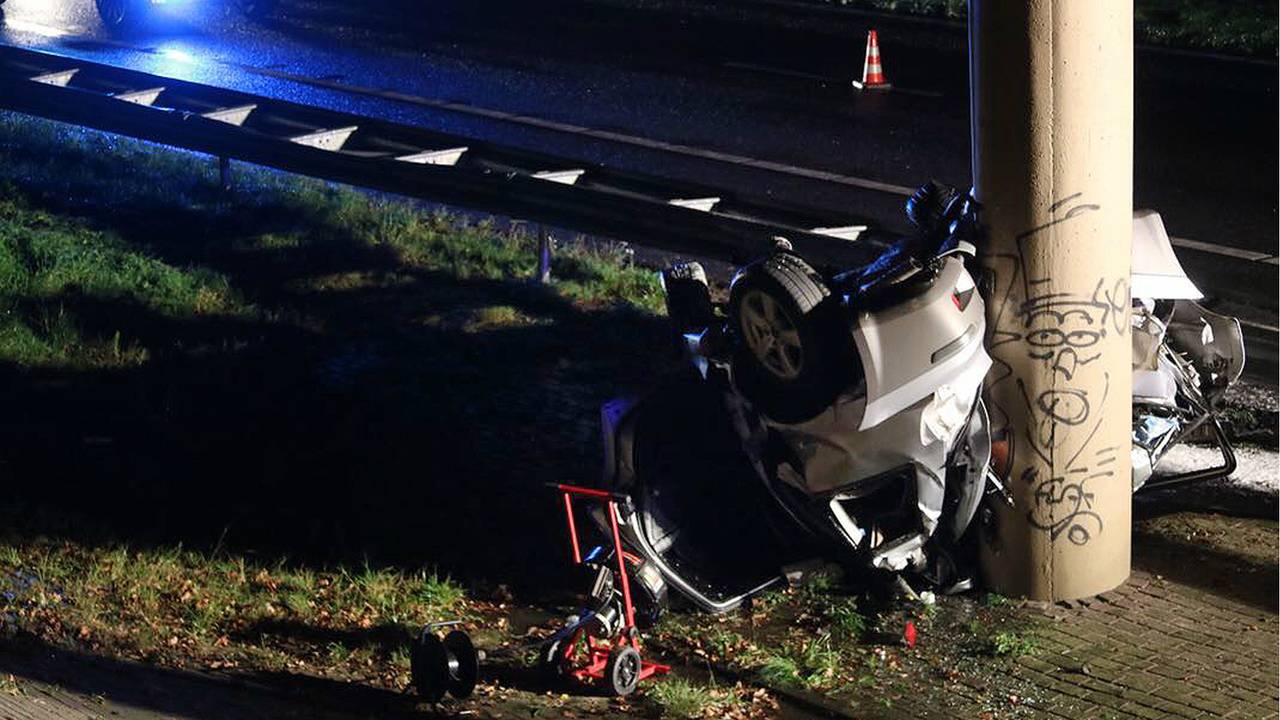 Hoe het ongeluk kon gebeuren, is niet bekend. (Foto: Marco van den Broek)