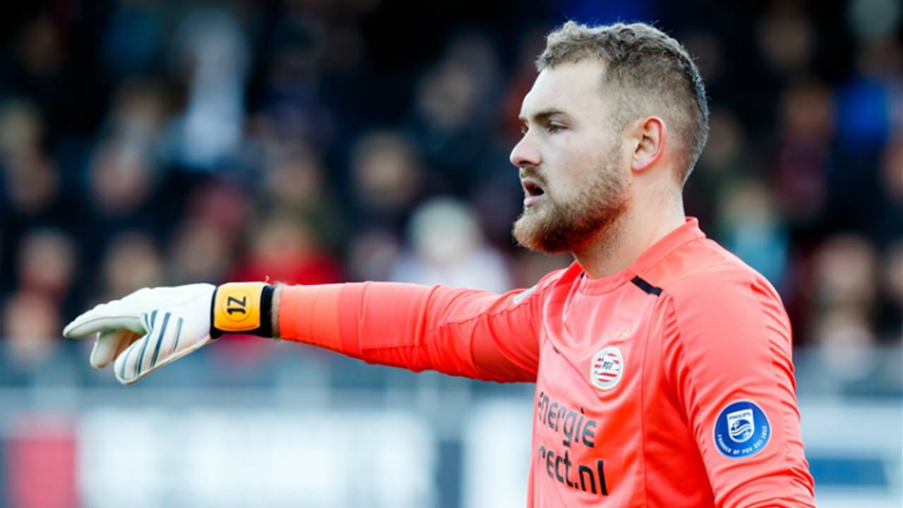Jeroen Zoet redde PSV in de tweede helft (Foto: VI Images)