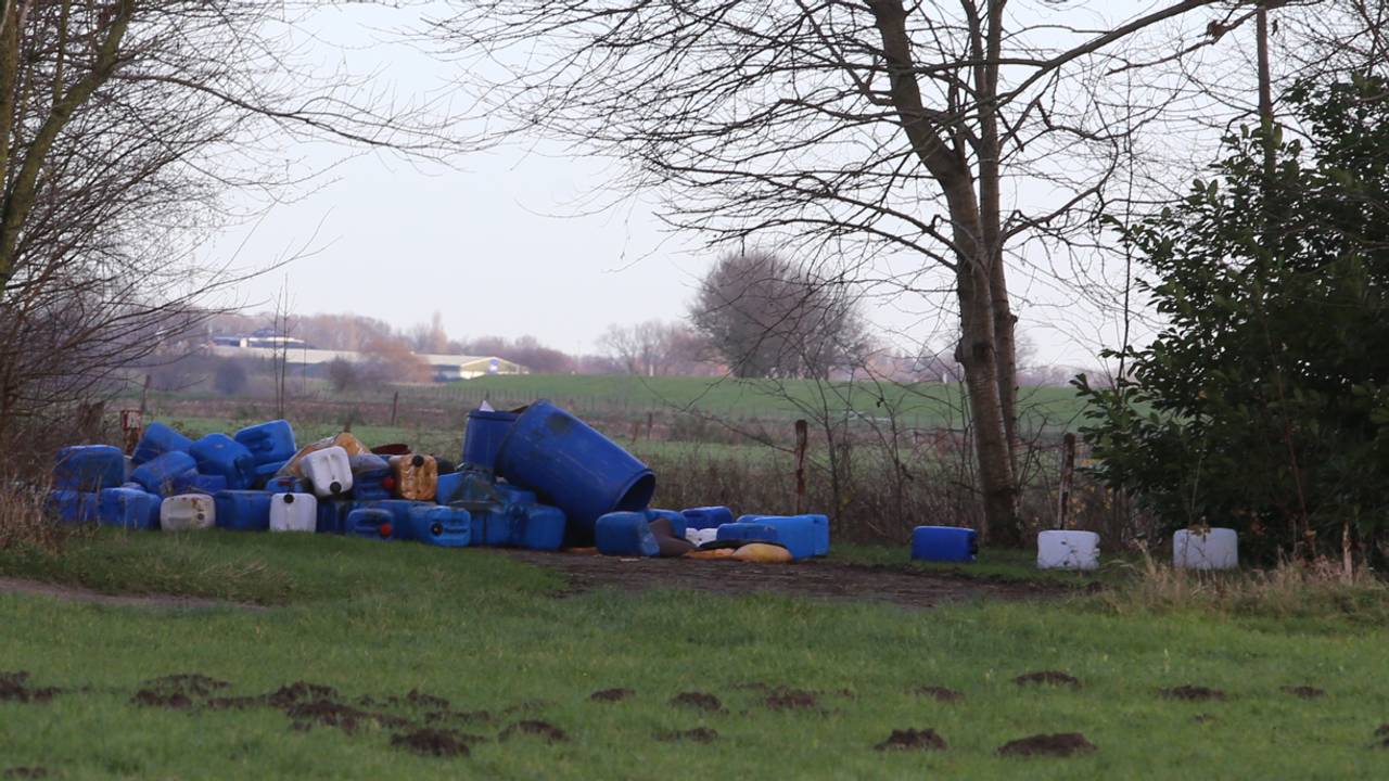 In Hedikhuizen werden dit weekend nog zestig vaten met drugsafval gevonden. (Archieffoto: Bart Meesters/Meesters Multi Media)