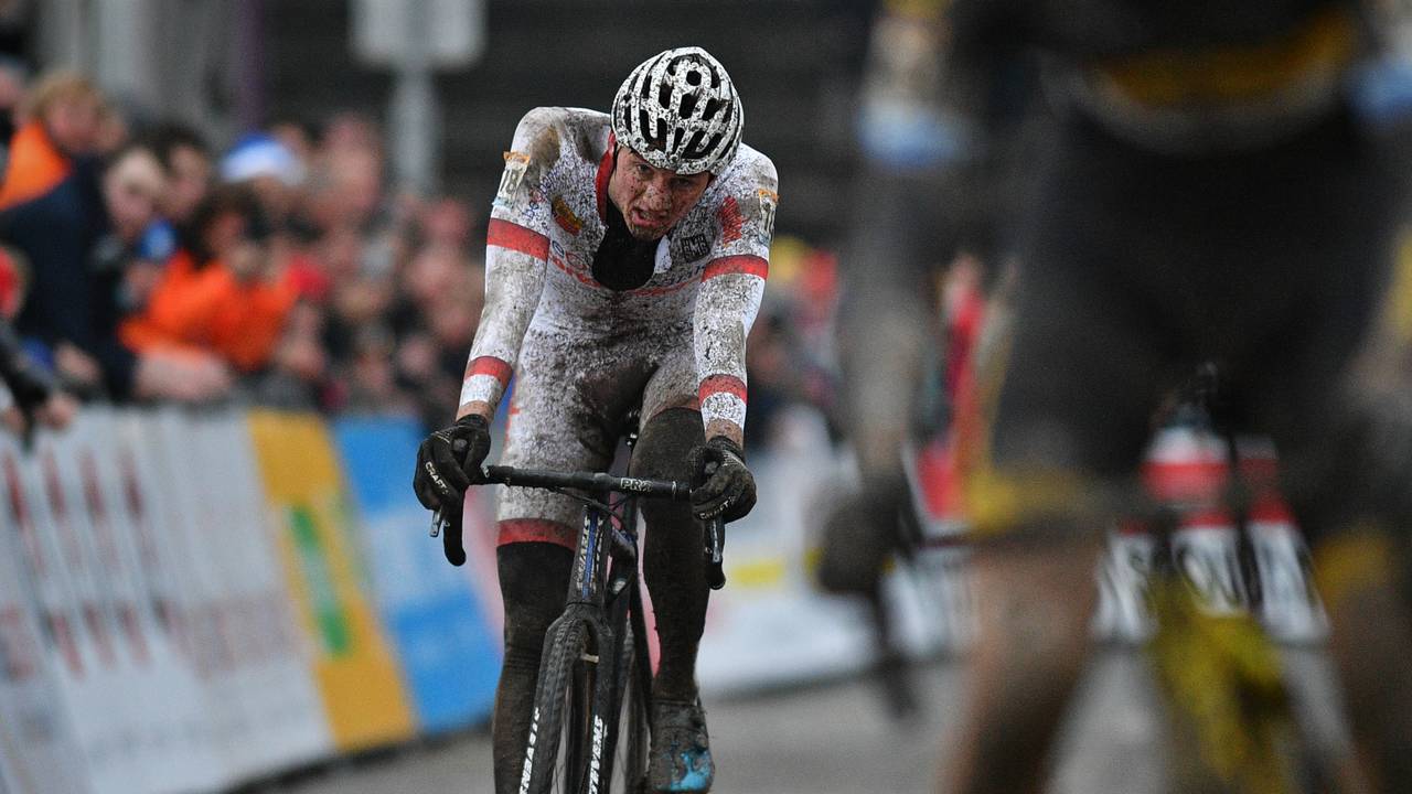 Mathieu van der Poel fietst niet in Sint-Niklaas. (Foto: VI Images)