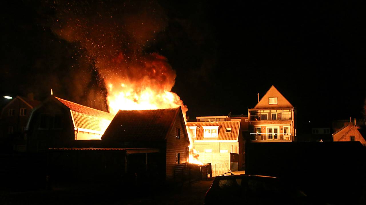 Bij de meeste branden in gebouwen wordt Stichting Salvage ingeschakeld. Foto: Jurgen Versteeg/GinoPress