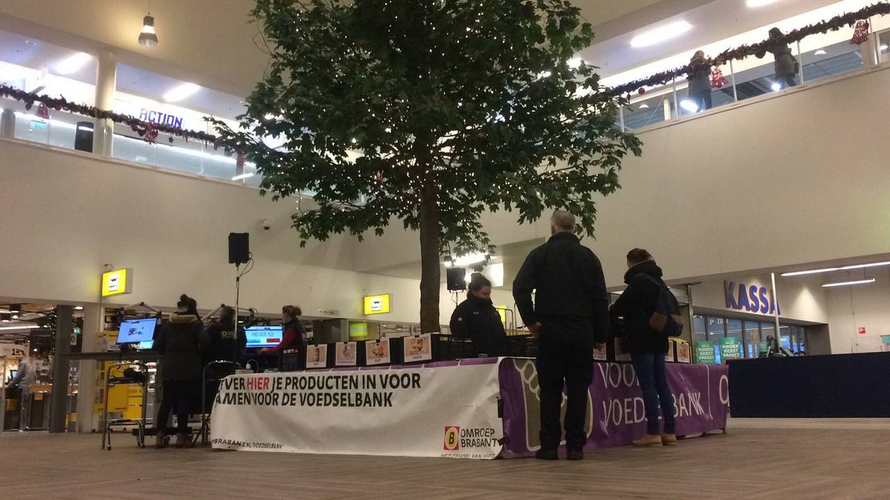 Bredanaars lieten zich niet tegenhouden door de hevige sneeuw en kwamen gewoon doneren