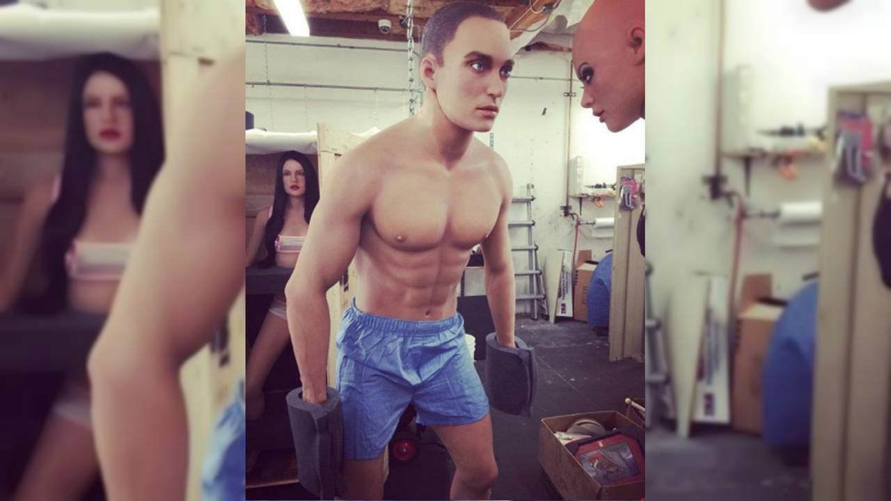 De liefhebber kan nu ook een mannelijke sekspop aanschaffen