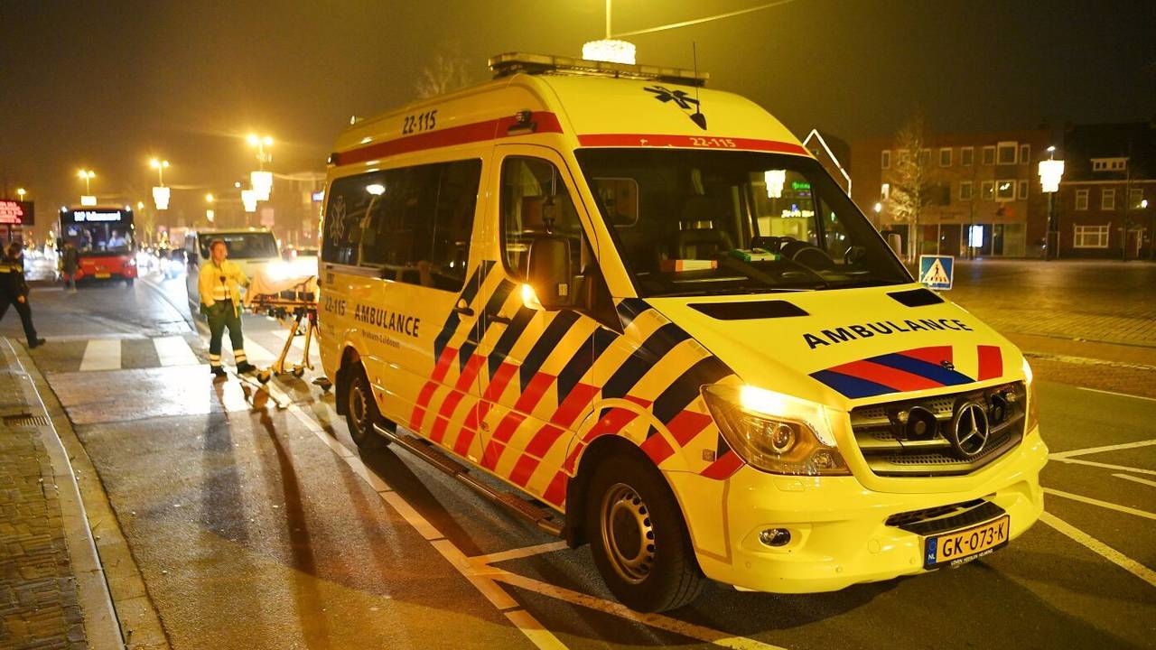 De man raakte gewond aan zijn hoofd. (Foto: Rico Vogels/SQ Vision)