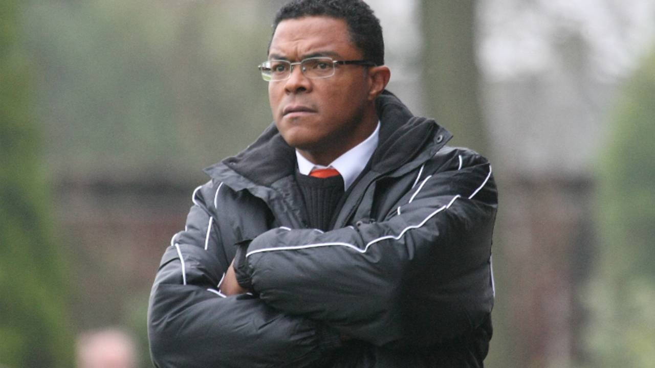 David Nascimento langs de lijn. (foto: VI Images)
